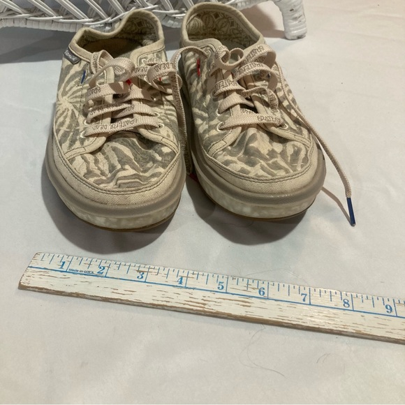 Sanuk Shoes - Sanuk Grateful Dead sneakers